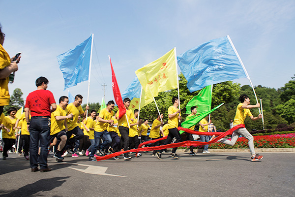 红龙扑克组织开展迎&ldquo;五一&rdquo;庆祝建司60周年智跑竞赛活动